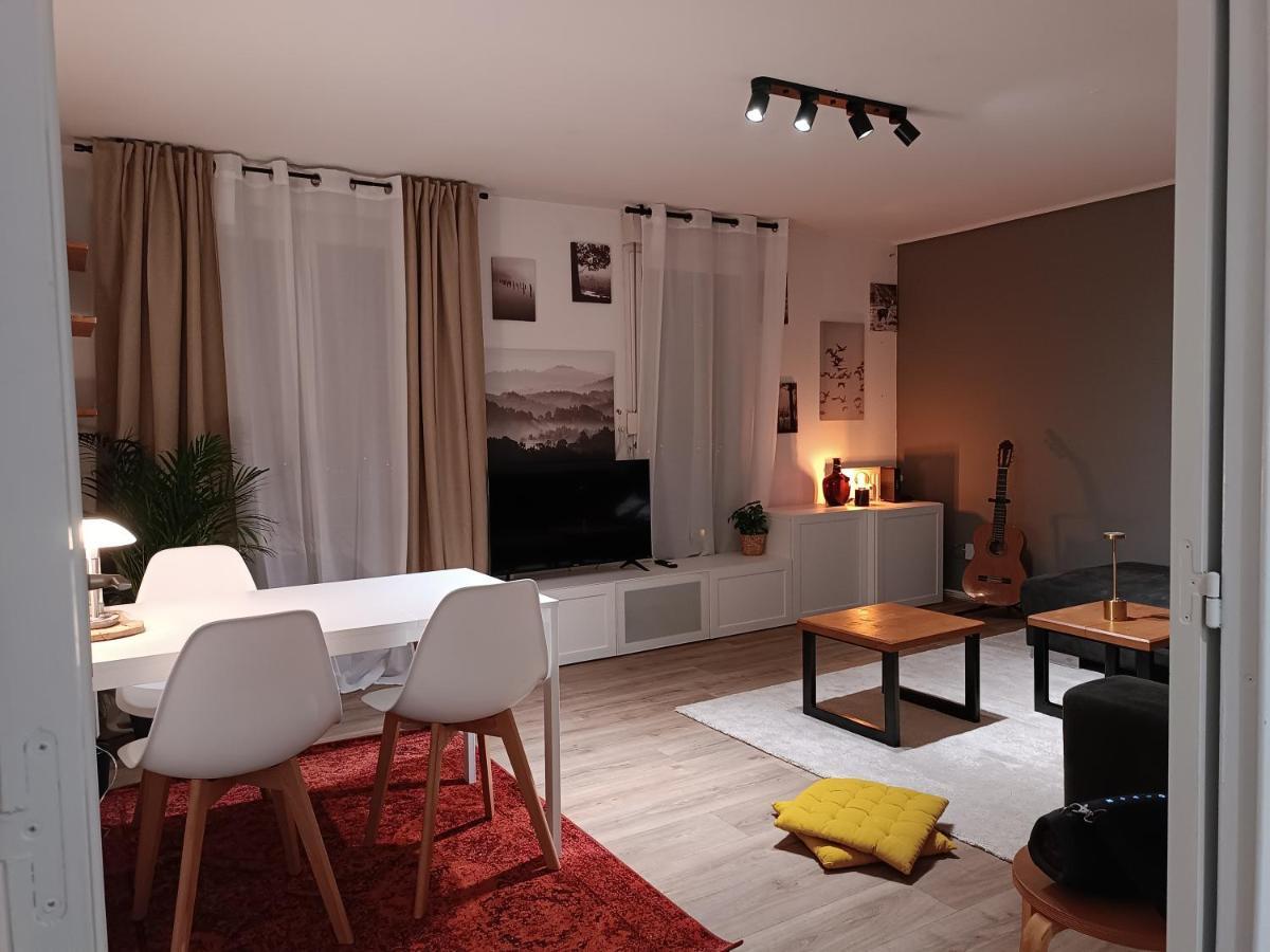 Stylish 1-Bedroom Flat With Beautiful Terrace , For A Cosy Retreat Страсбург Екстериор снимка